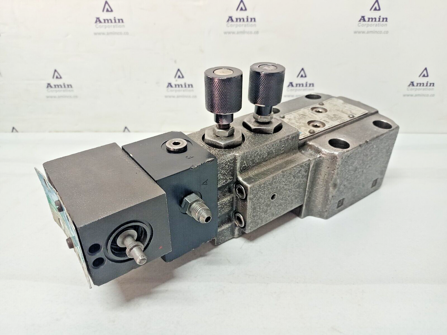 Vickers XG-06-FF-DG-0A-M-X2-ER440-EN434 with DG4V-3S-2A-M-X2-ER4-60 -Refurbished