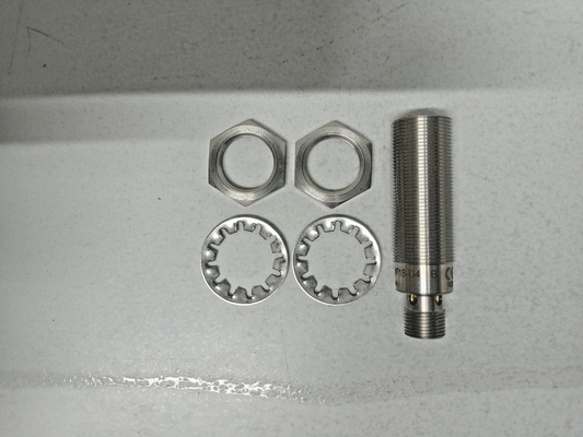 Allen Bradley 871TM-M10NP18-D4 Series B Proximity Sensor 10mm - NEW