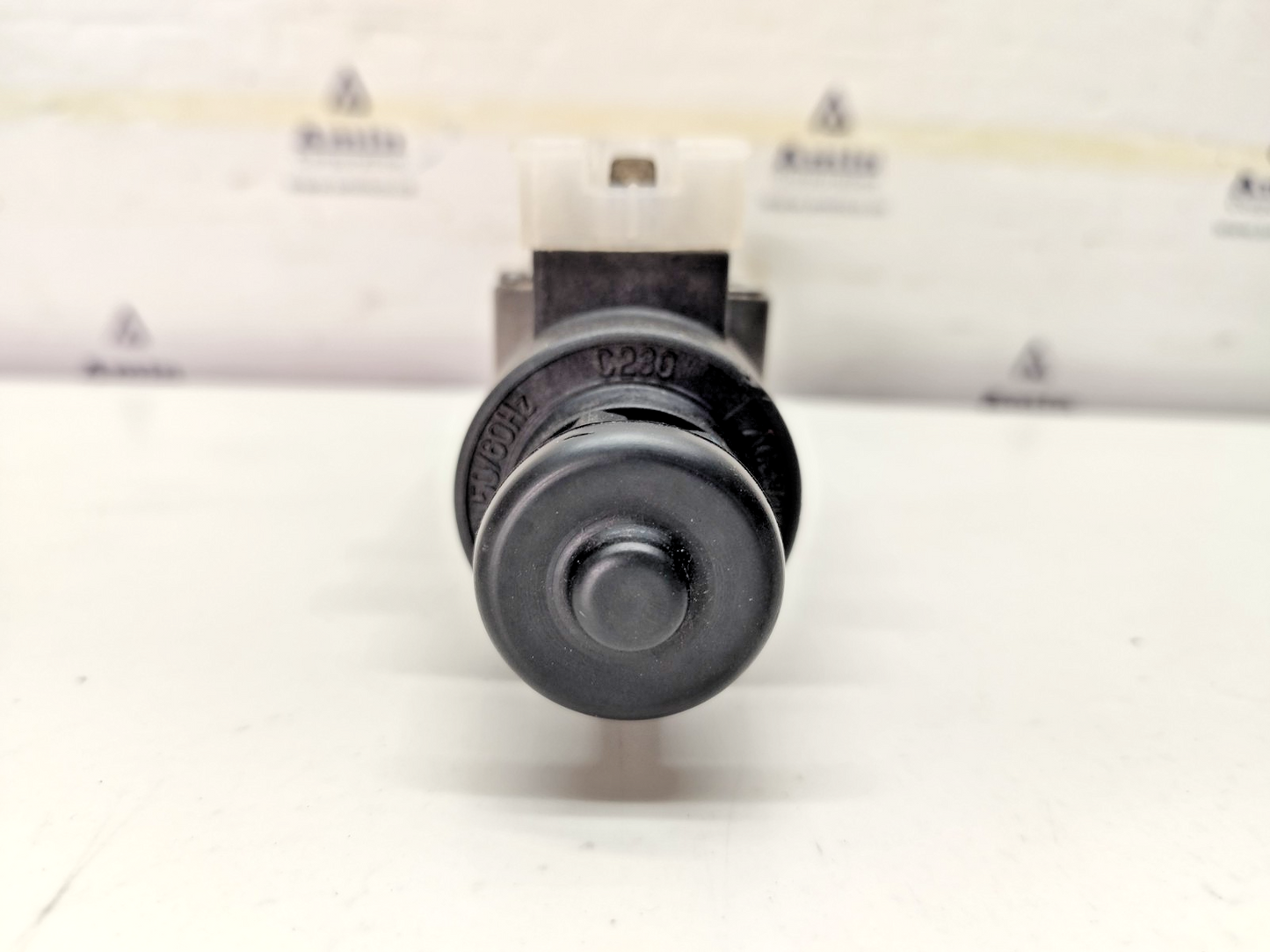 Damcos SA-G01-E3X-C230-31ES Directional control valve #2