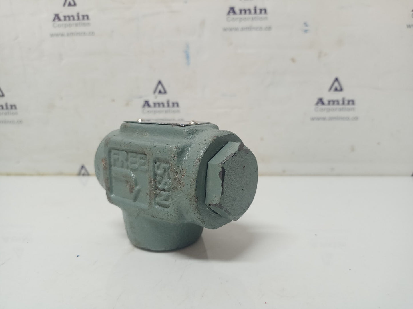 Yuken CRT-03-04-50 Right angle Check valve - NEW