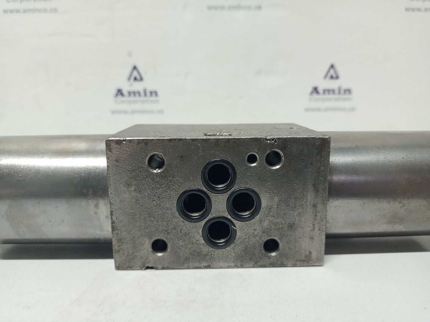 Parker D1VW-4-C-N-J-W-70X-5448 Directional control valve