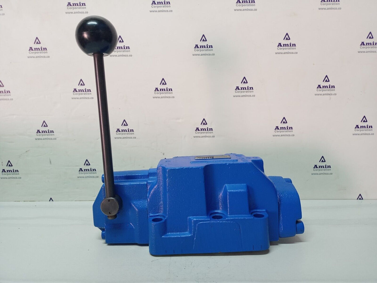 Mannesmann Rexroth H-4WMM22J60/ Directional control valve P/N: RR00006334 - NEW