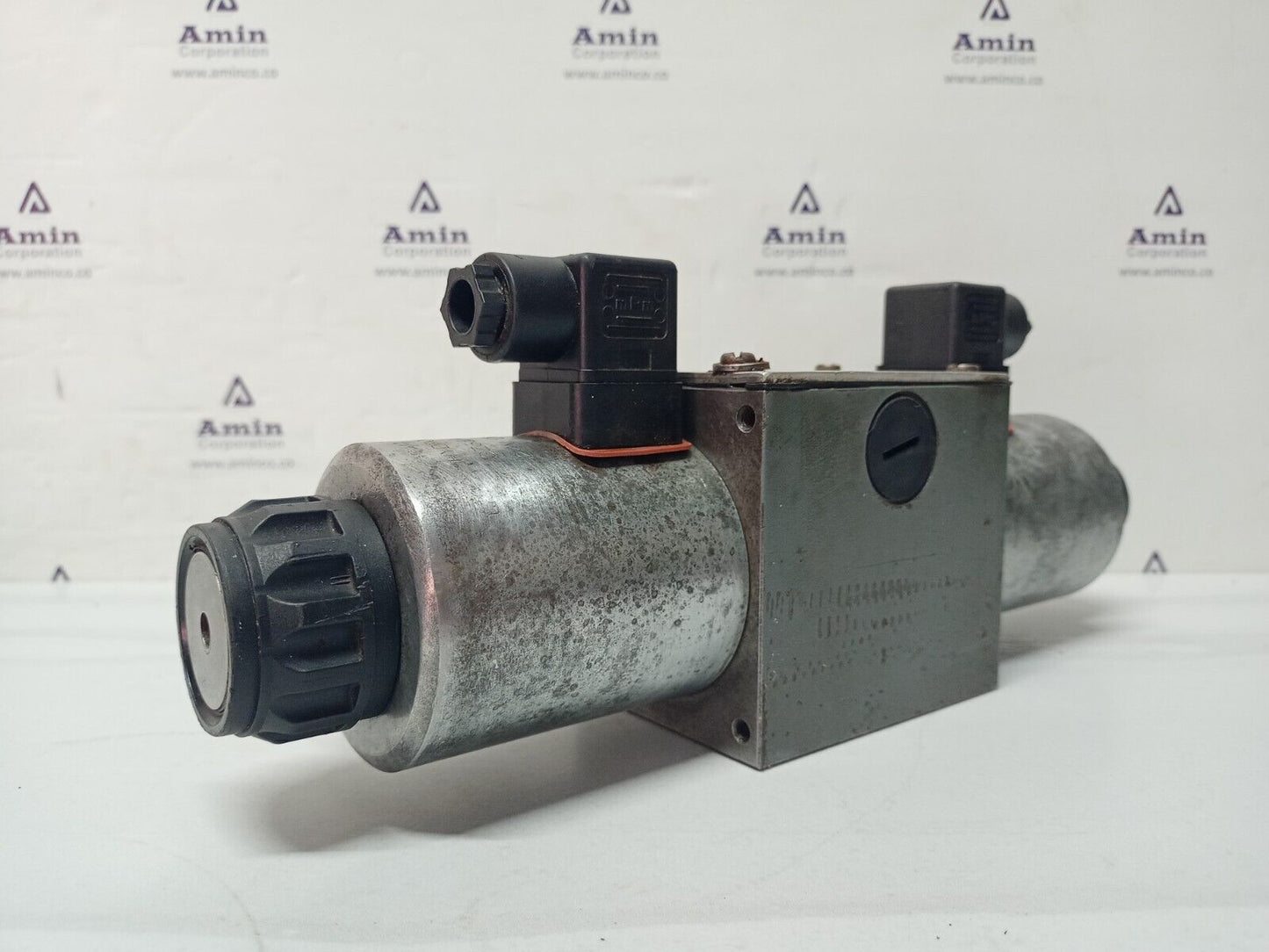 Mannesmann Rexroth 4WE 10 D31/OFCG24N9Z4 Solenoid Directional control valve