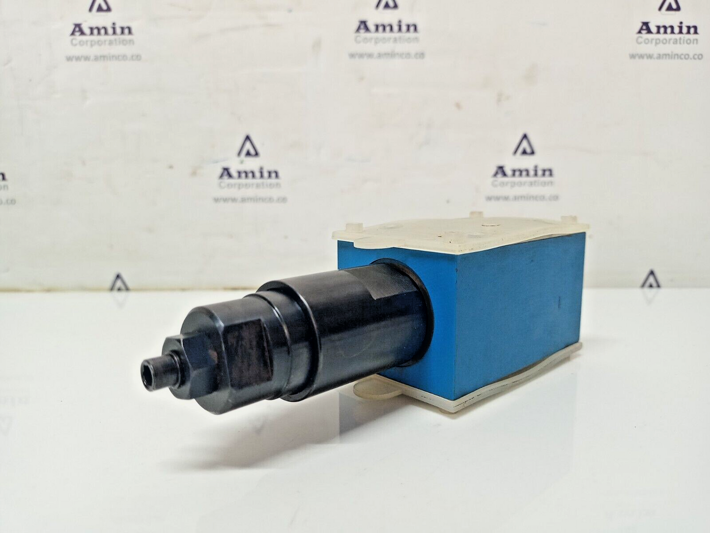 Eaton Vickers DGMC-3-BT-GW-41 Pressure Relief Valve - New