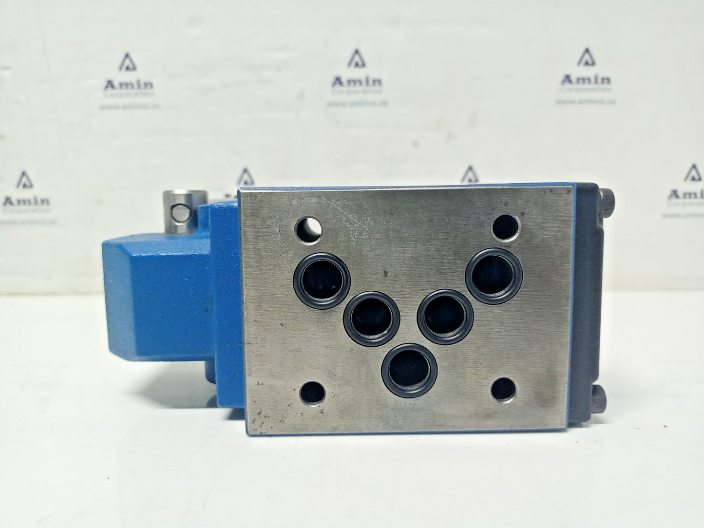 Dagong 4WMM 10 J10 Directional control valve - NEW