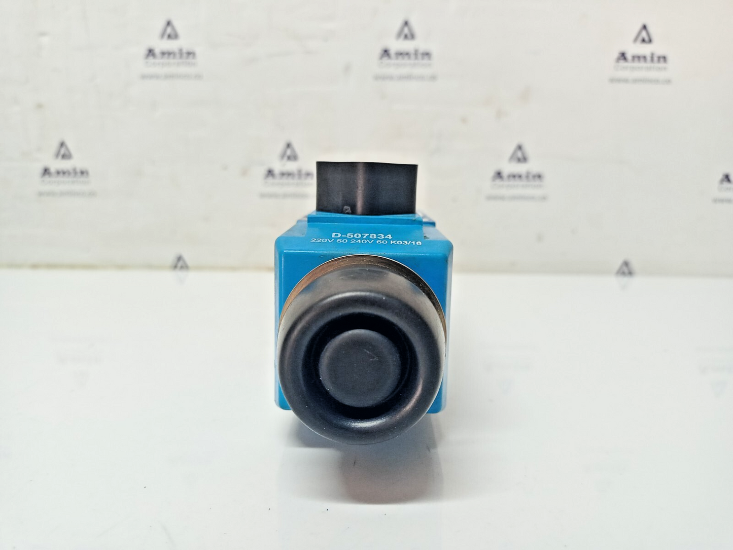 Eaton Vickers DG4V-3-2N-H-M-U-D6-60 Directional control valve - NEW