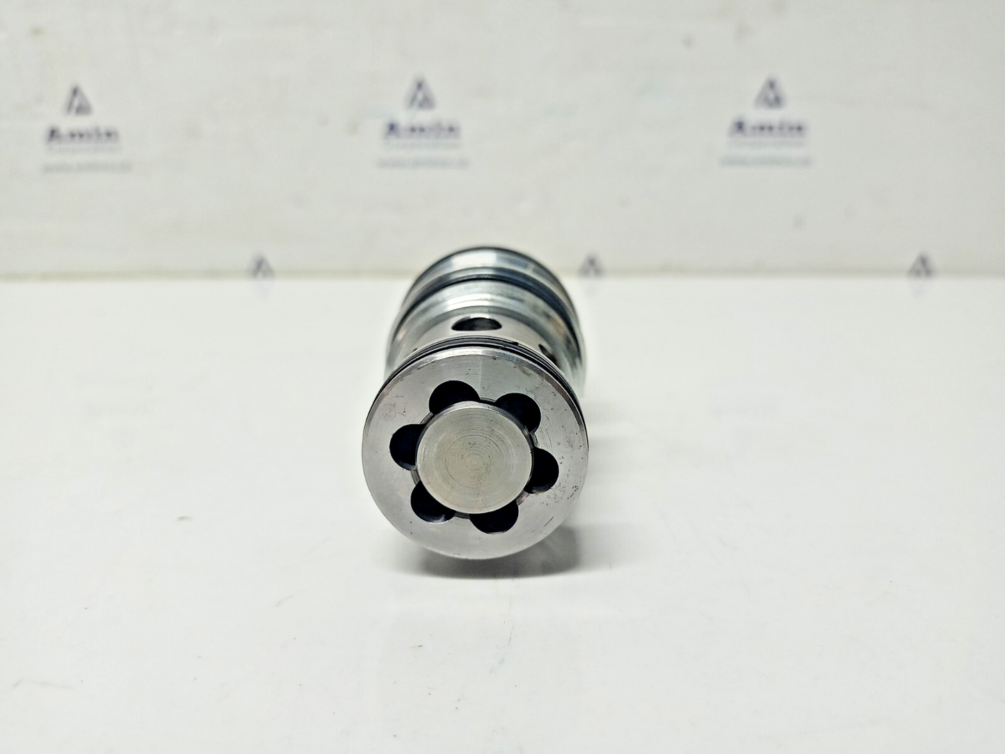 Sun hydraulics CBGG-LJN 4.5:1 pilot ratio counterbalance valve CBGGLJN -NEW