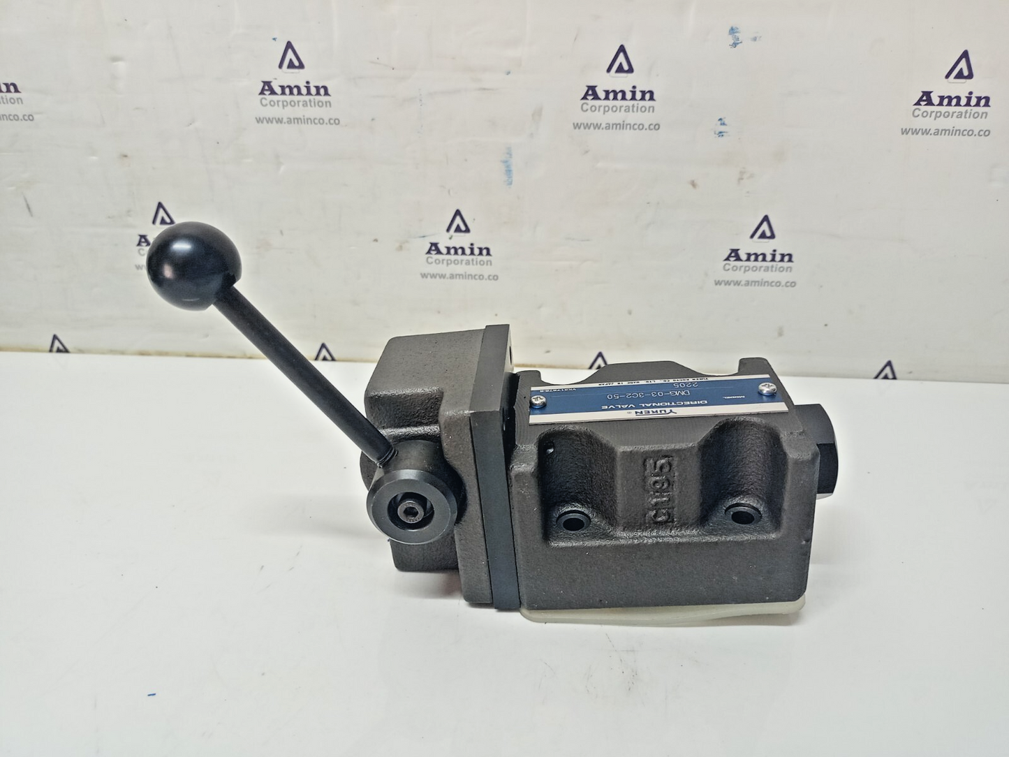 Yuken DMG-03-3C2-50 Directional valve - NEW