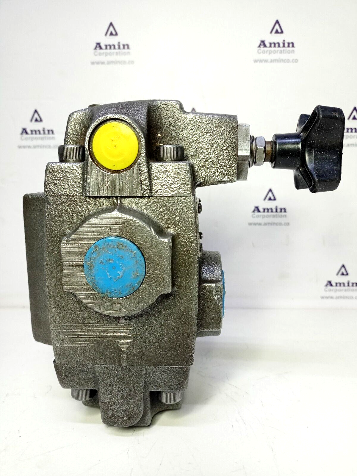 Vickers XCT-06-3F-30 Pressure Reducing Valve 2850 PSI Max. - NEW