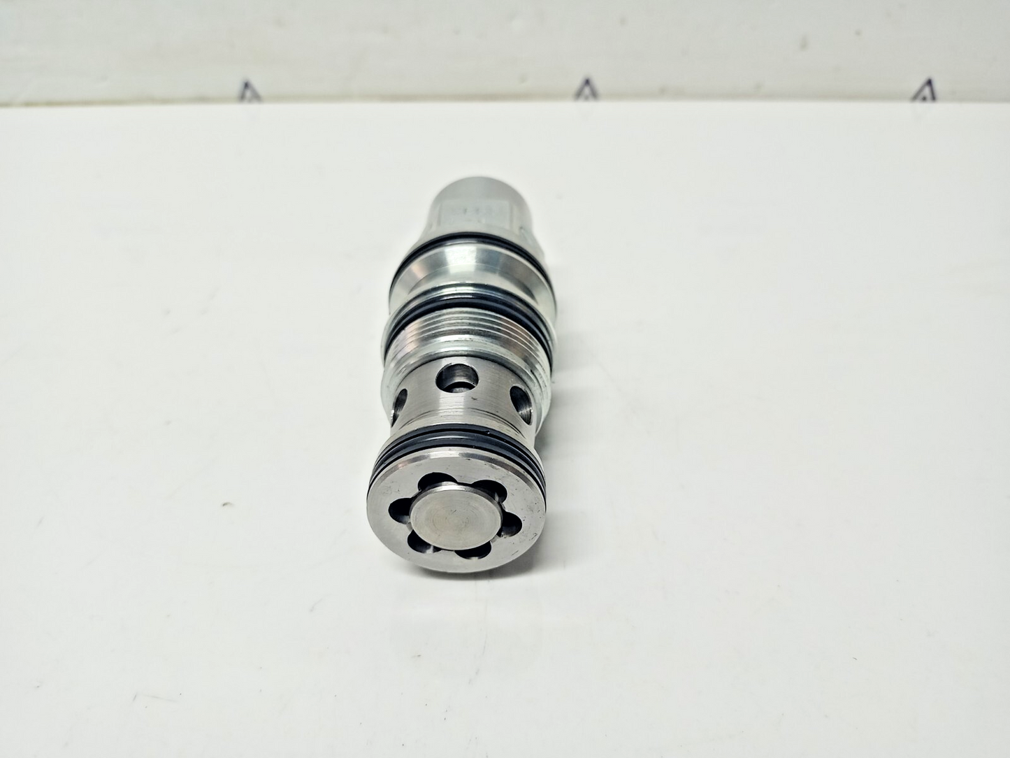 Sun hydraulics CBGG-LJN 4.5:1 pilot ratio counterbalance valve CBGGLJN -NEW