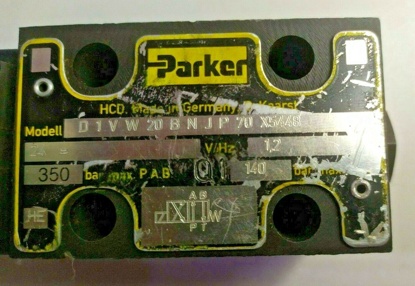 Parker D1VW20BNJP70 X5448 Solenoid Directional control valve