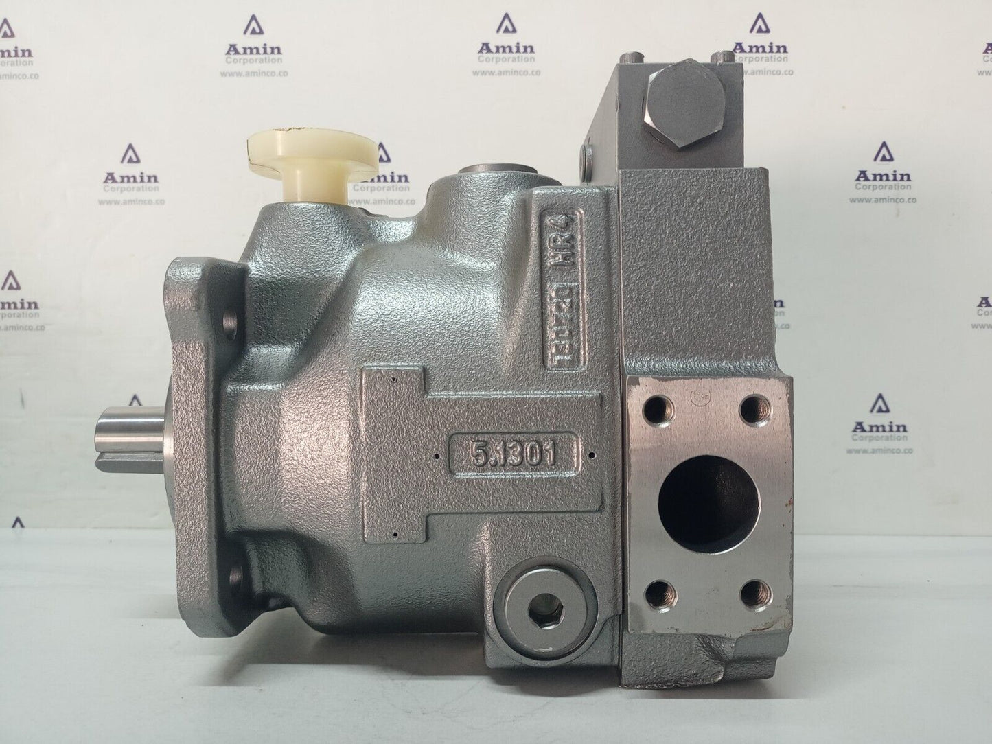 Parker PV028R1K1T1NMMC Variable displacement Axial Piston Pump 28cc - NEW