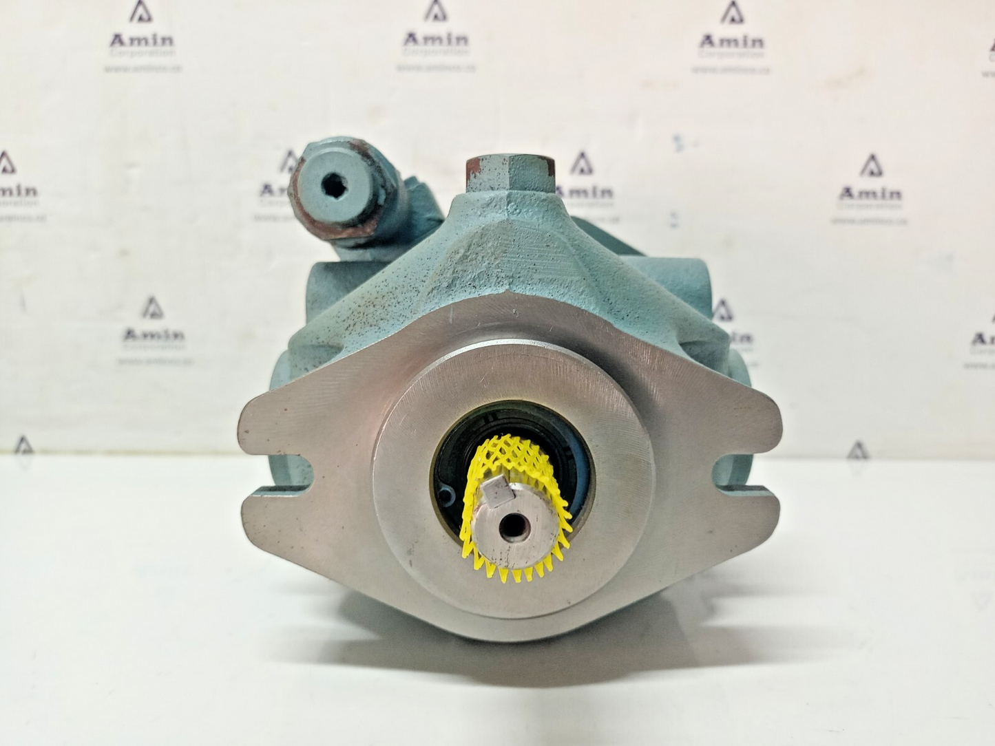 Daikin V8A1RX-20 Hydraulic Piston Pump - NEW