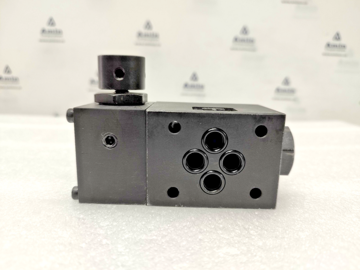 Yuken DMG-01-3C4-1038 Directional Control Valve - NEW #3