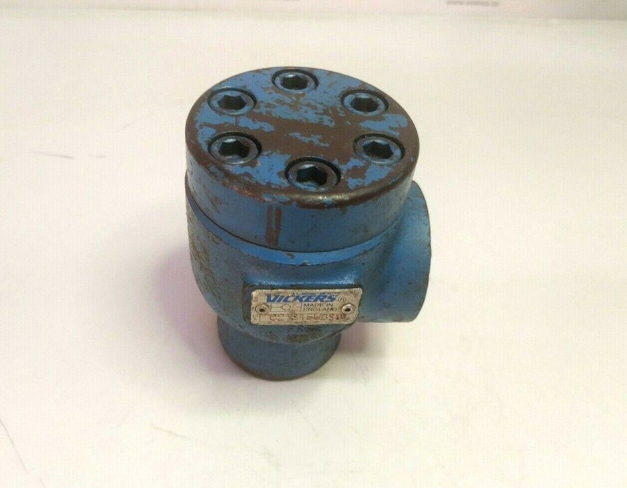 Vickers C2 815UBS19 CHECK VALVE - NEW