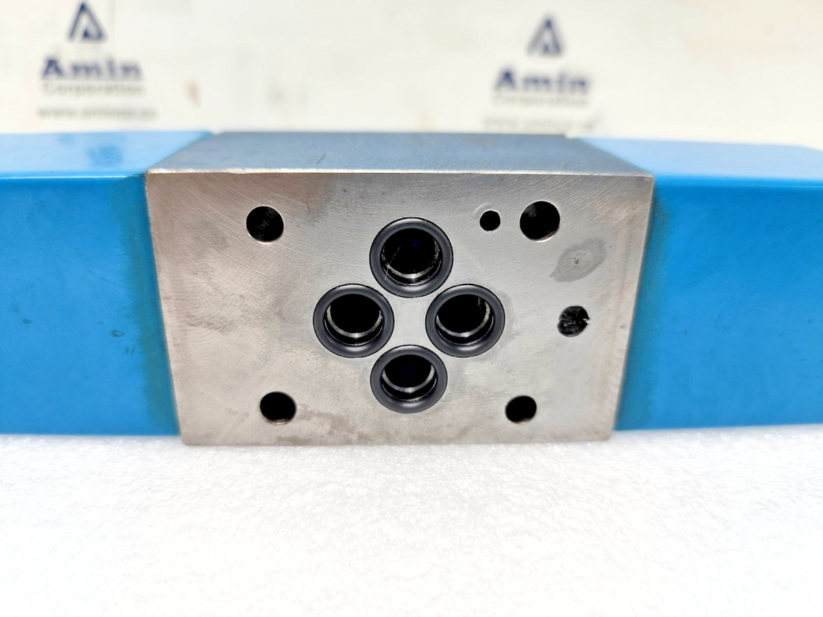 Eaton Vickers DG4V-3-6C-M-U-H7-60 EN38 Directional Control Valve - NEW