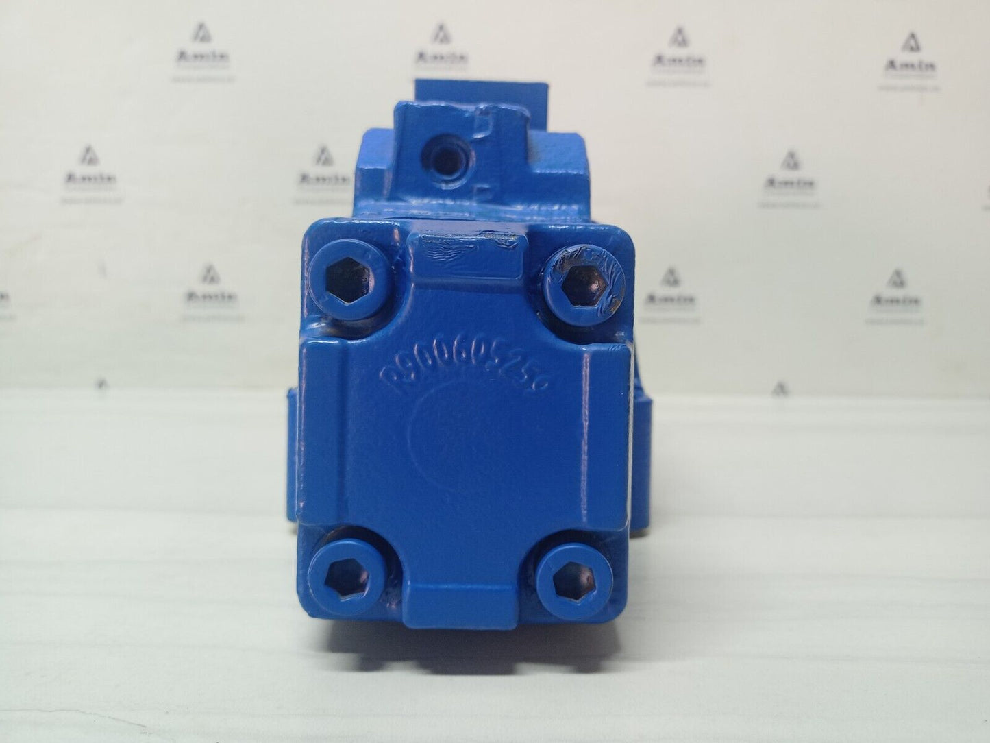 Rexroth 4WRH 25 W6-220-70 M Prop. Directional valve MNR: R900964592 - NEW