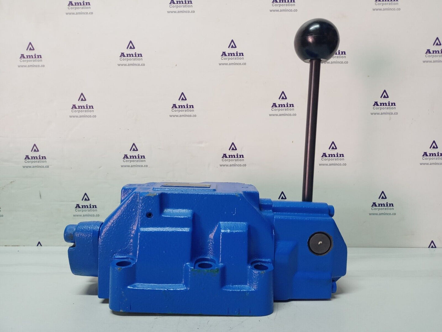 Mannesmann Rexroth H-4WMM22J60/ Directional control valve P/N: RR00006334 - NEW