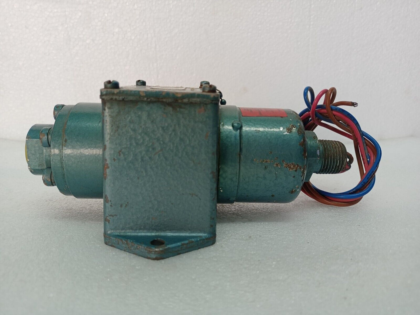 Custom Control Sensors CCS 646GZE7-7011 Pressure Switch - NEW