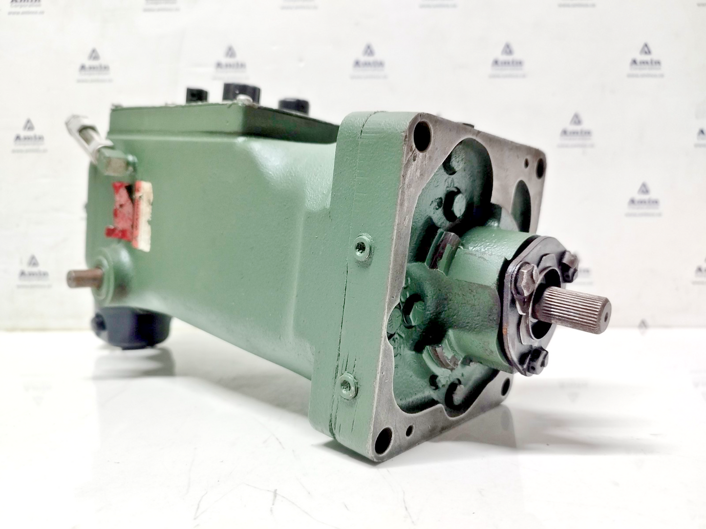 Woodward UG-8 Governor part No. : 8521-561 RPM: 700-1500 - TESTED