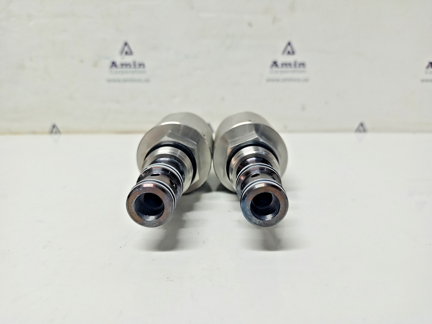 Doering Co. 54H2371081PS Hydraulic External Pilot Cartridge Valve - NEW