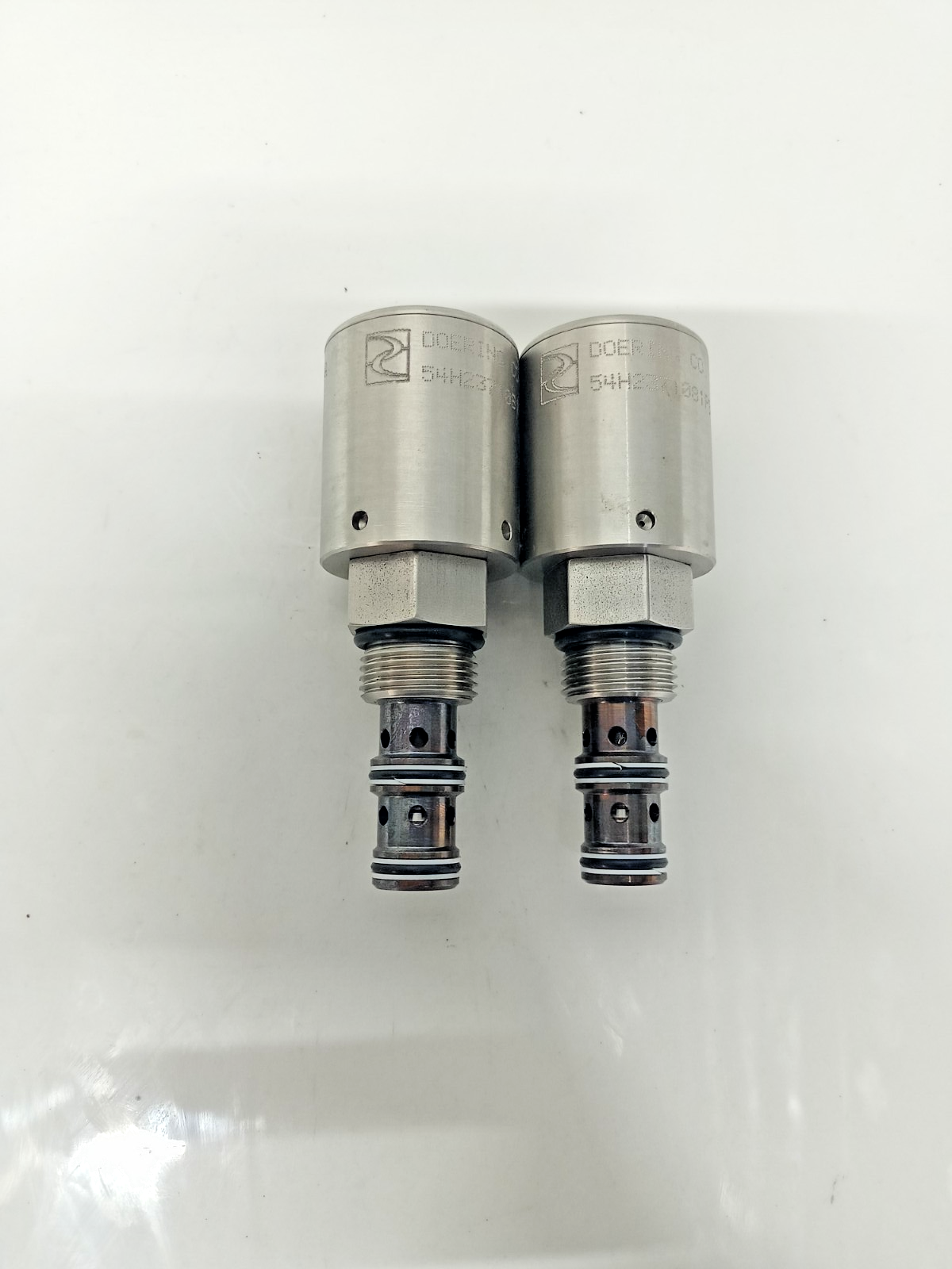 Doering Co. 54H2371081PS Hydraulic External Pilot Cartridge Valve - NEW