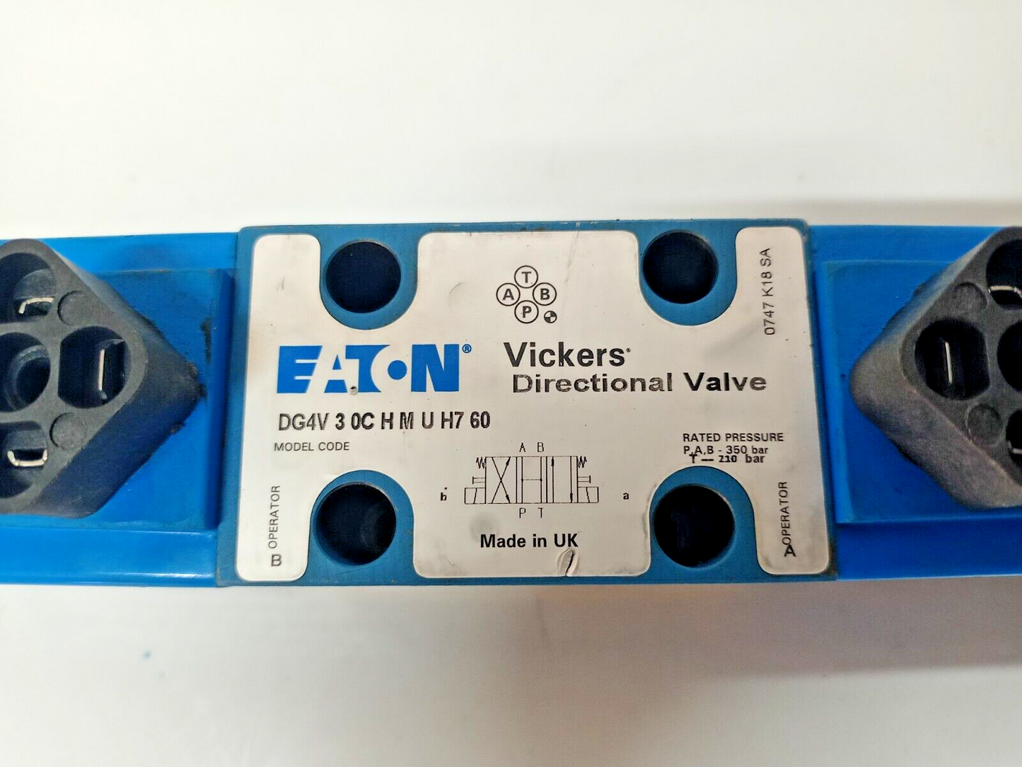 Eaton Vickers DG4V-3-0C-H-M-U-H7-60 Directional control valve DG4V30CHMUH760 NEW