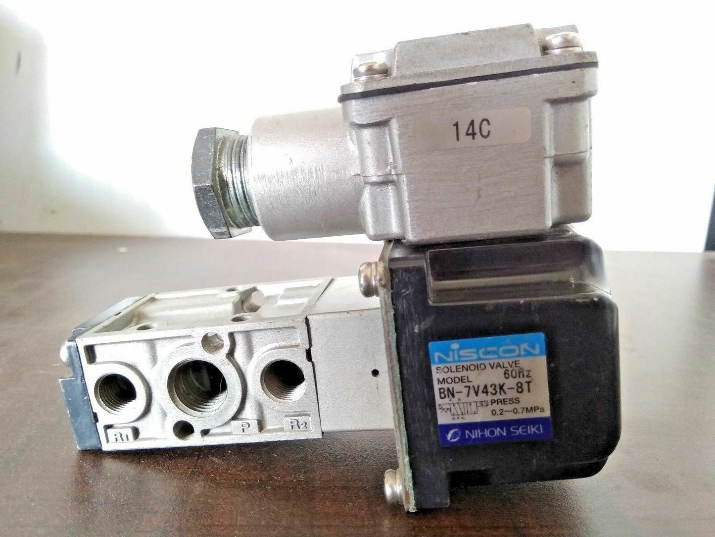 Niscon Nihon Seiki BN-7V43K-8T  Solenoid Valve 60Hz Press: 0.2~0.7 Mpa - NEW