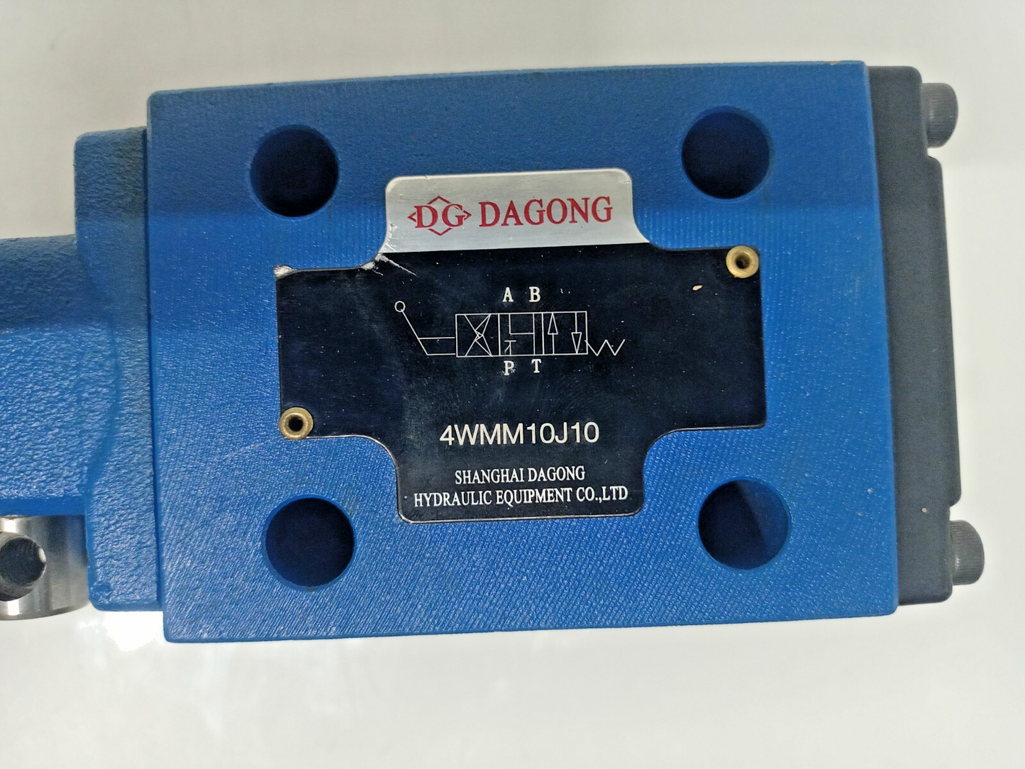 Dagong 4WMM 10 J10 Directional control valve - NEW