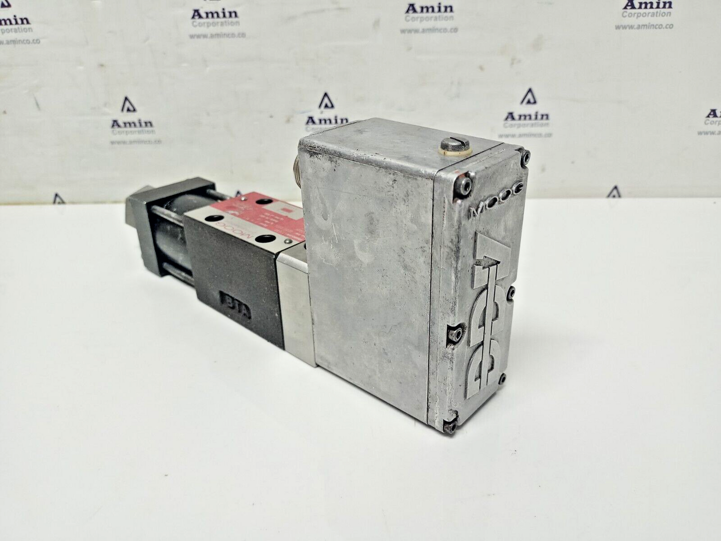 Moog D635-606B Hydraulic Servo valve Framo P/N: A11592, 300bar, 24VDC