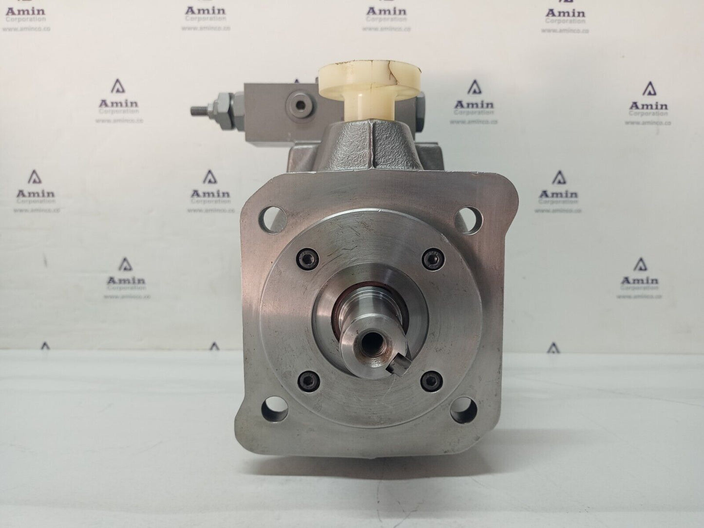 Parker PV028R1K1T1NMMC Variable displacement Axial Piston Pump 28cc - NEW