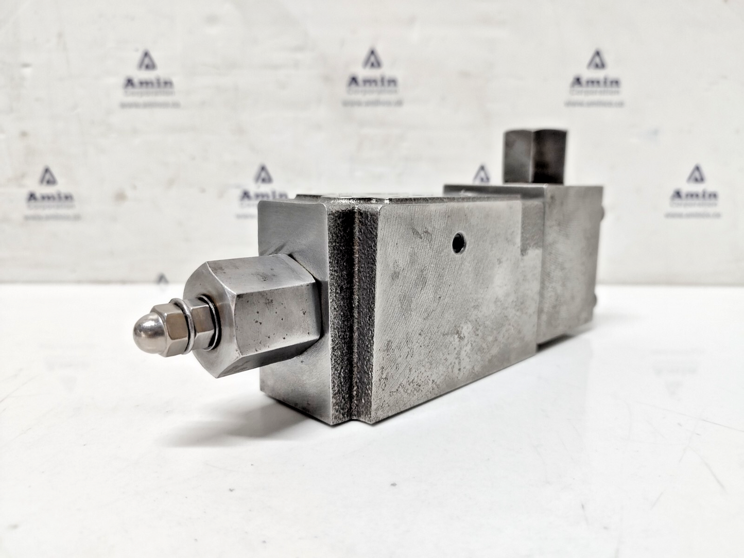 2HL – Two-Speed Valve Pilot-operated hydraulic spool valve for Winches and Motor