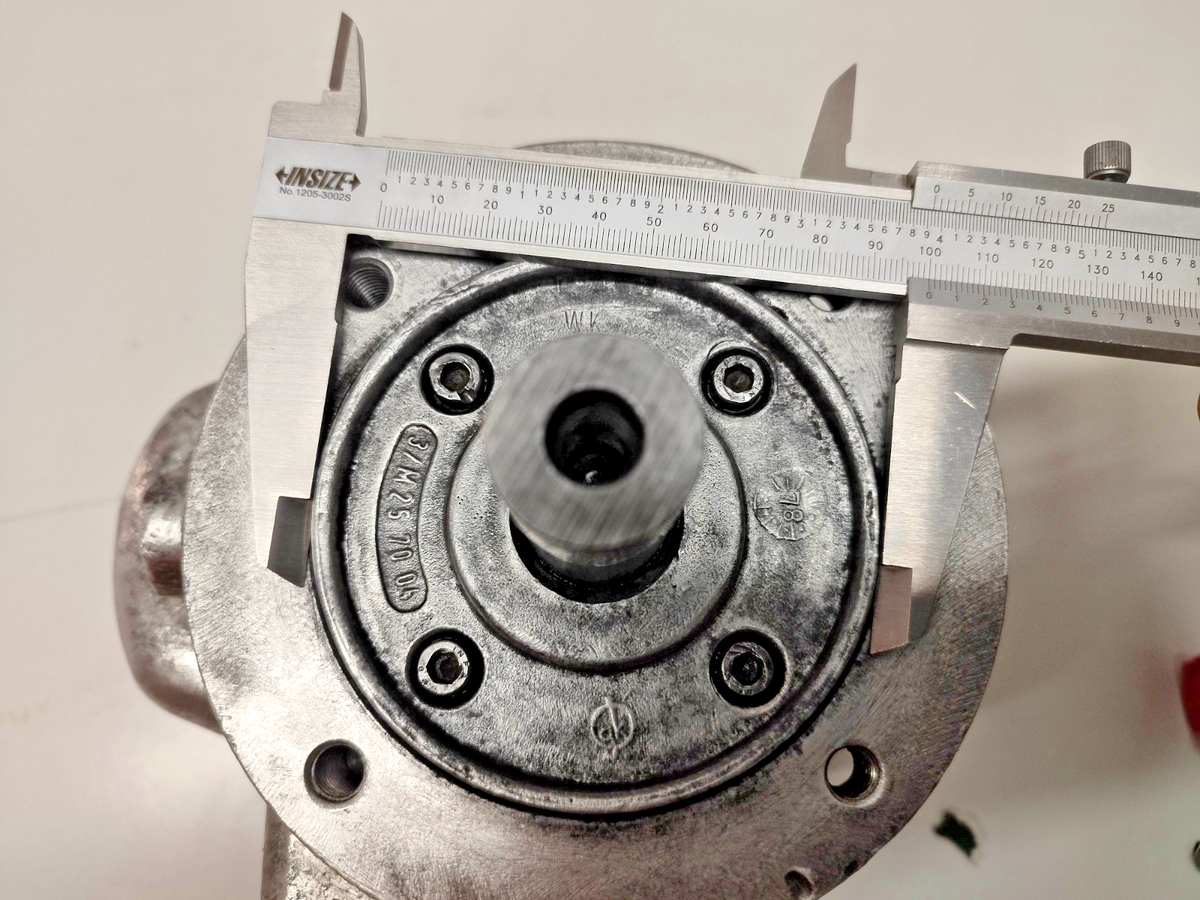 Vickers GMC4-40-E3F 11-L Hydraulic Gear Motor