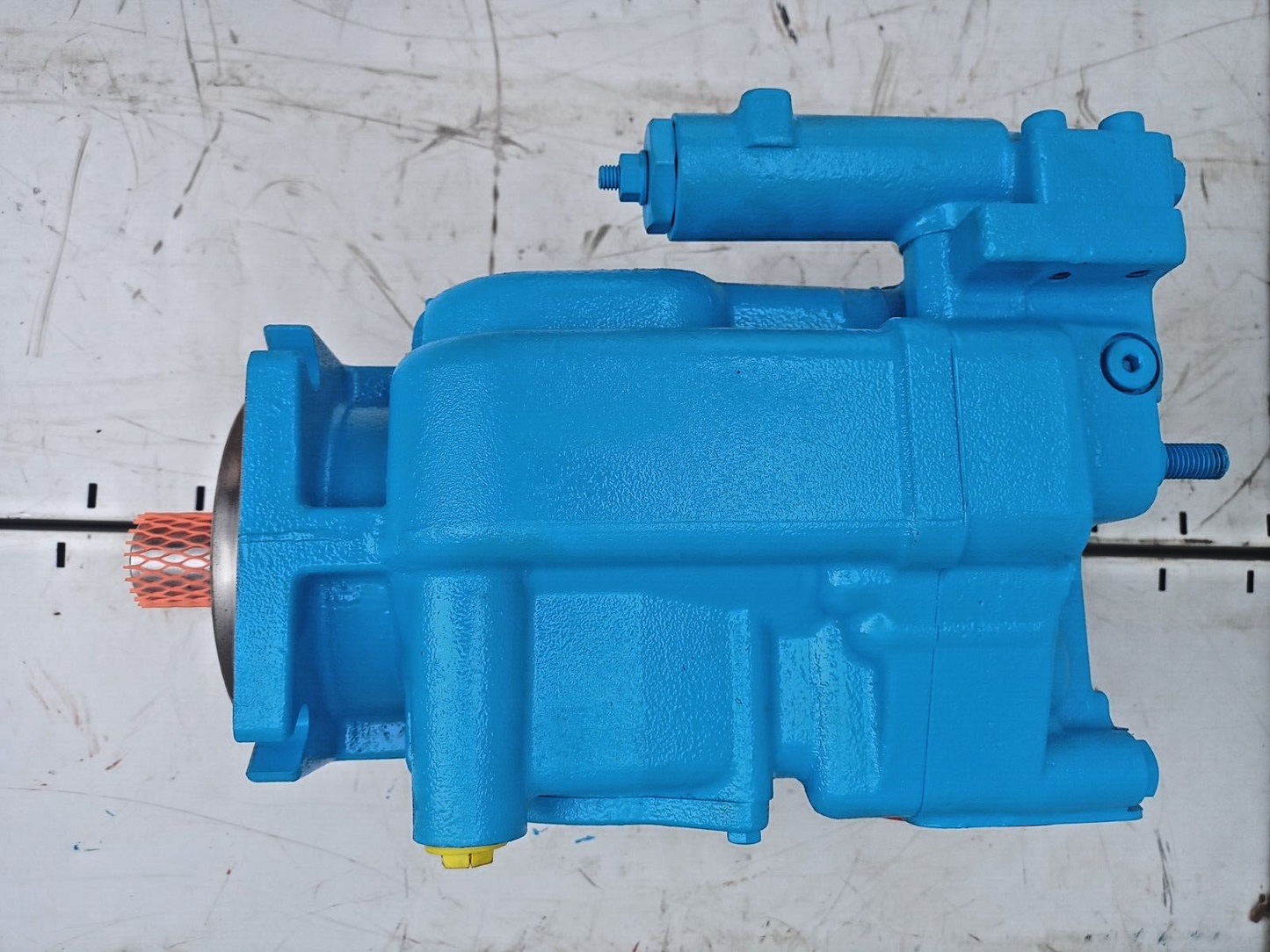 Vickers PVH74QIC-RSF-1S-10-C25-31 Variable Piston pump P/N: 02-937934 - NEW