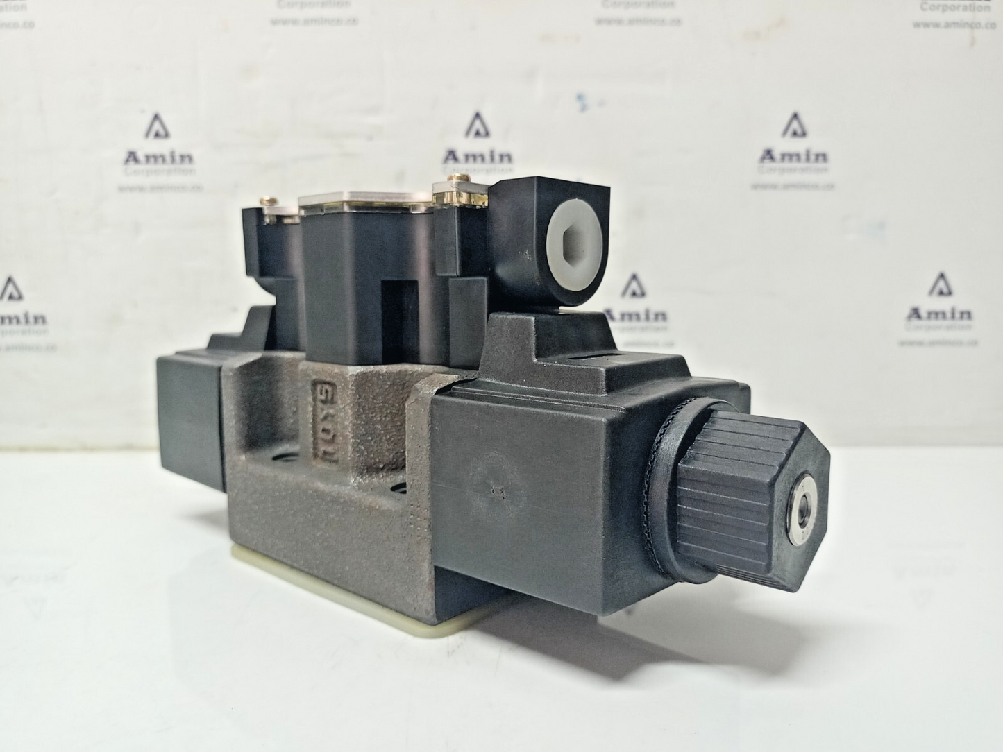 Yuken DSG-03-3C4-A100-50 Directional Control Valve - NEW
