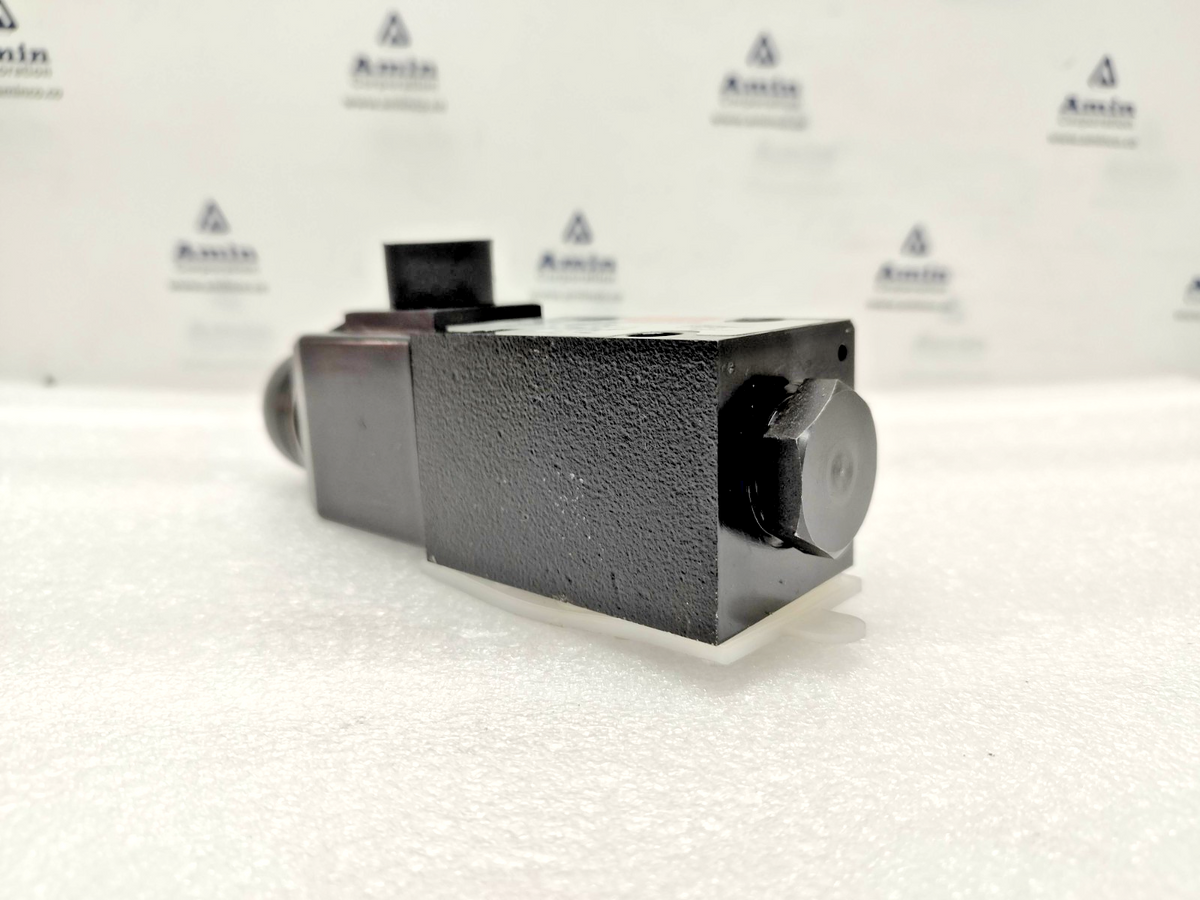 Vickers by Danfoss DG4V-3-2A-H-MU-B6-60 Directional control valve - NEW