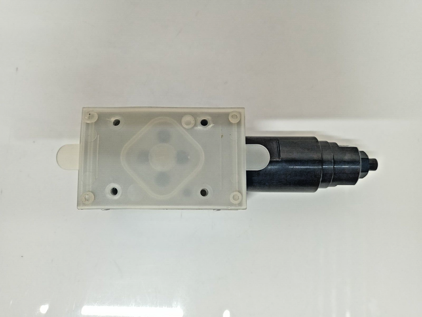 Eaton Vickers DGMC-3-BT-GW-41 Pressure Relief Valve - New