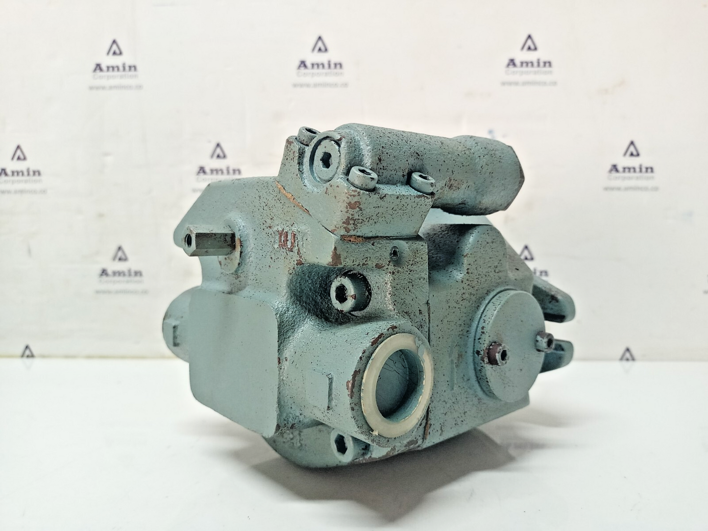 Daikin V8A1RX-20 Hydraulic Piston Pump - NEW