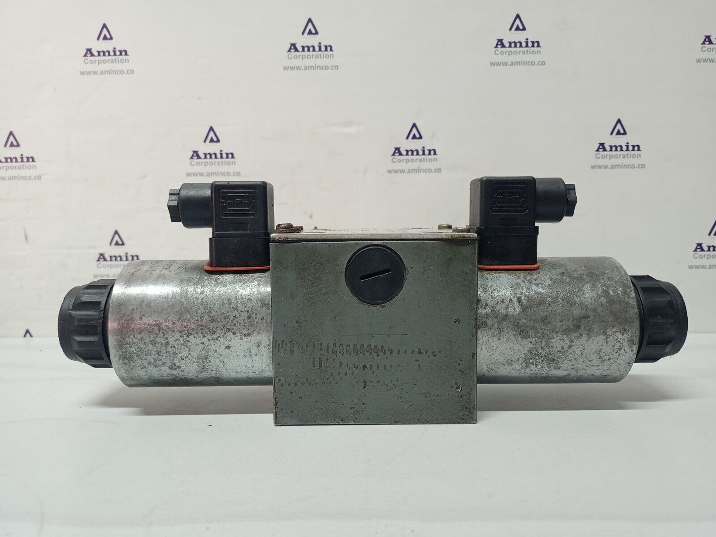 Mannesmann Rexroth 4WE 10 D31/OFCG24N9Z4 Solenoid Directional control valve