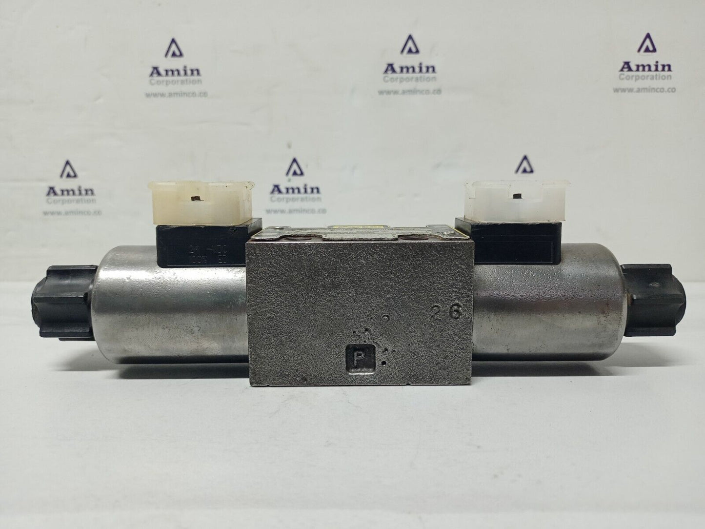 Parker D1VW-4-C-N-J-W-70X-5448 Directional control valve