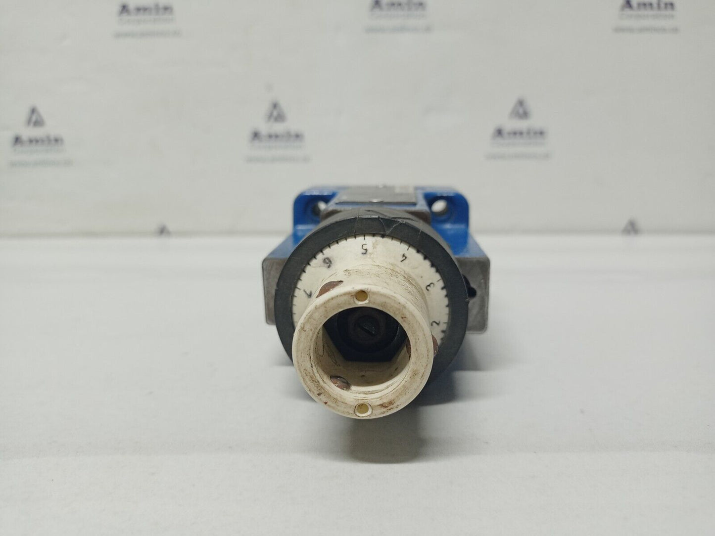 Rexroth 2FRM6B36-20/3QRV-IN001 Flow control valve R983032410 - NEW