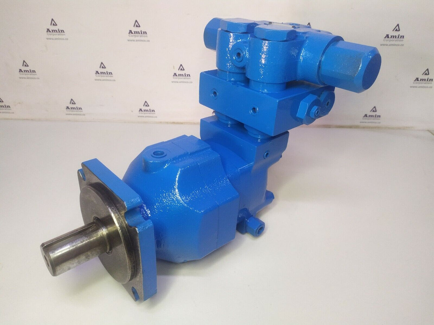Eaton Char-lynn 2BE12AD4R6-B Hydraulic Motor