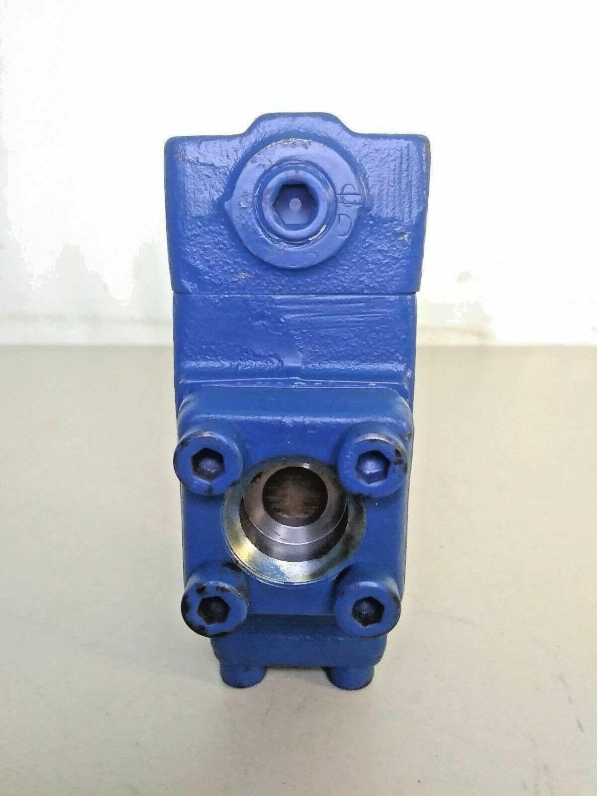 Uchida Hydraulics RB1-O4F D-331 Valve - NEW