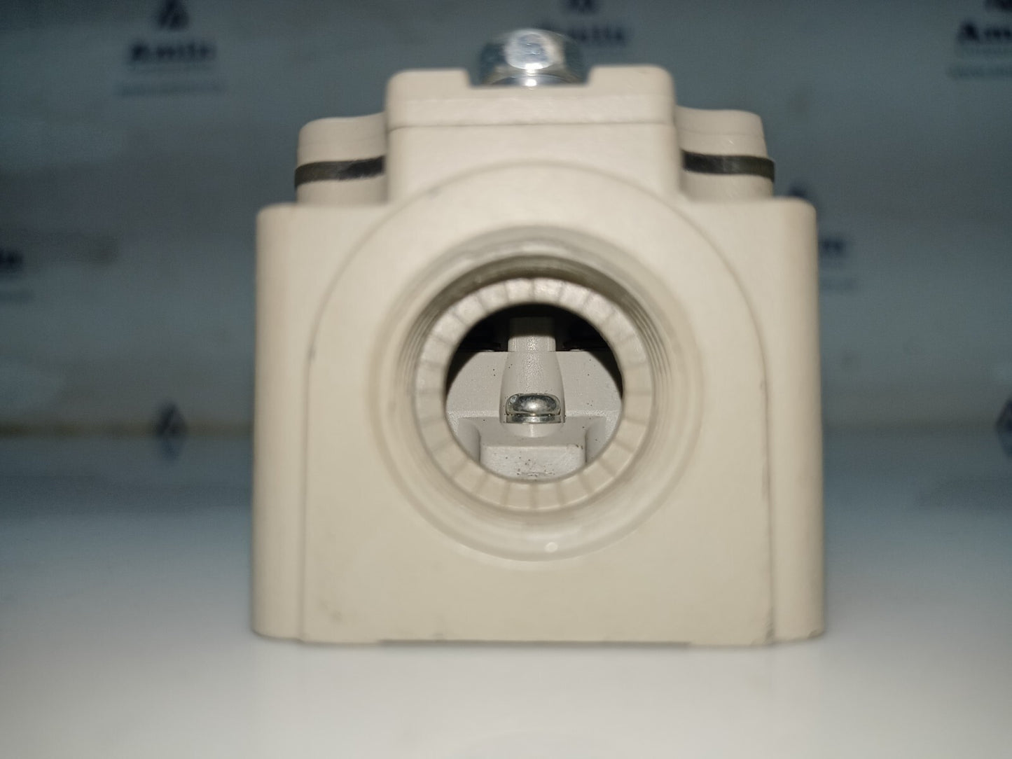 Hanyoung NUX HY-M908 Limit Switch 6A 250VAC - NEW