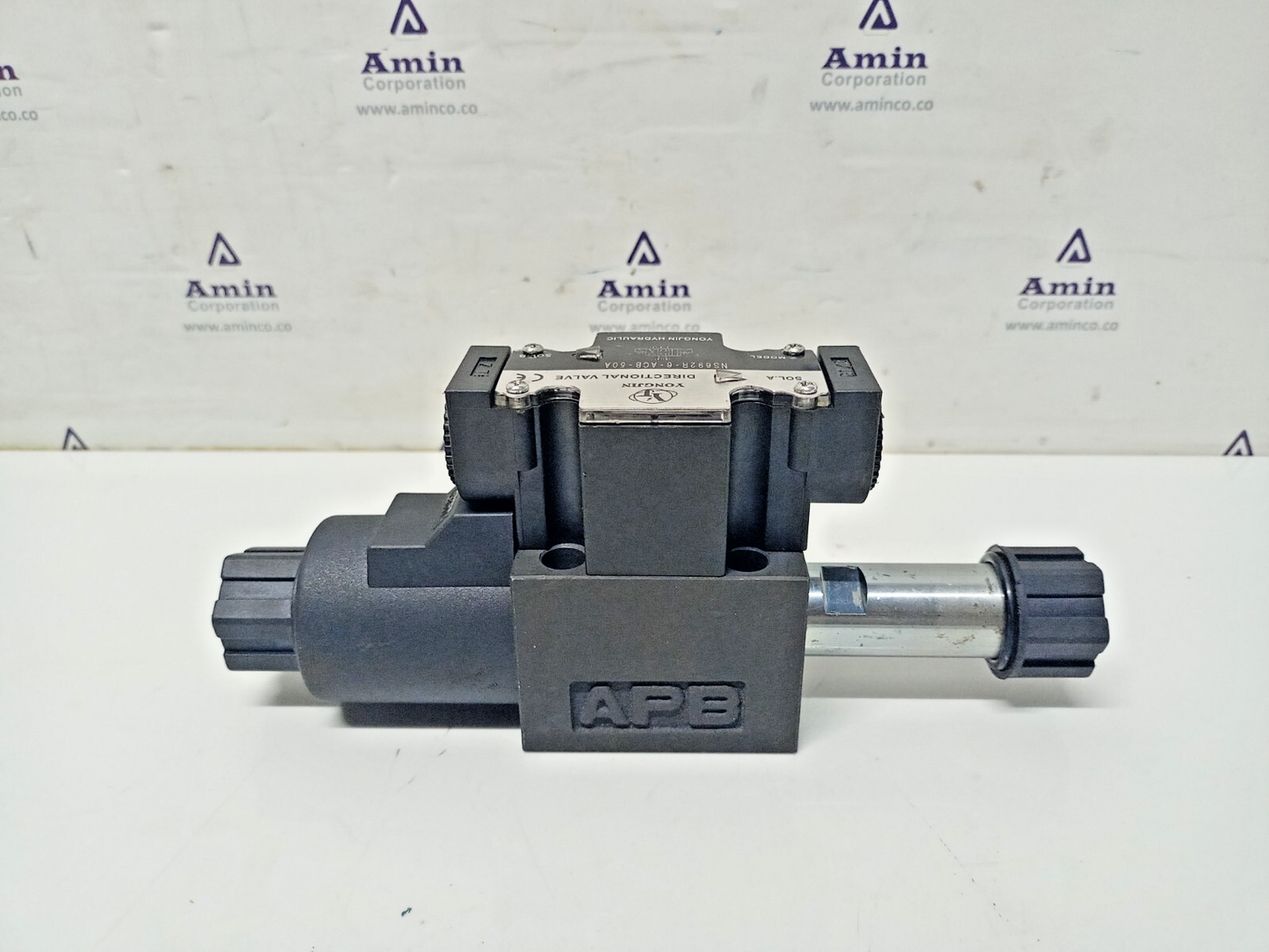 Yongjin NS692N-6-AGB-50A Solenoid operated Directional control valve - NEW
