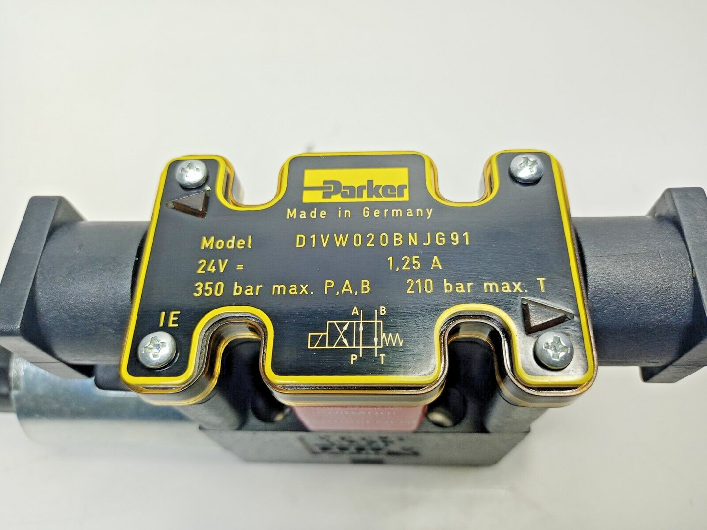 Parker D1VW 020BNJG91 Directional Control Valve D1VW series - NEW