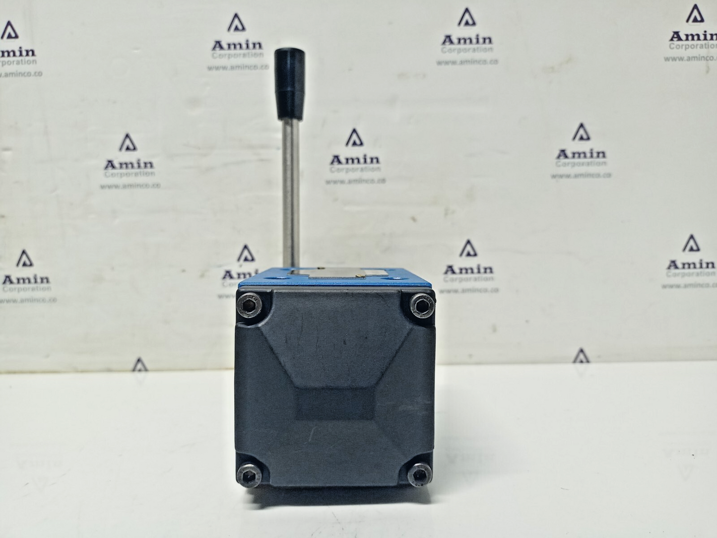 Dagong 4WMM 10 J10 Directional control valve - NEW