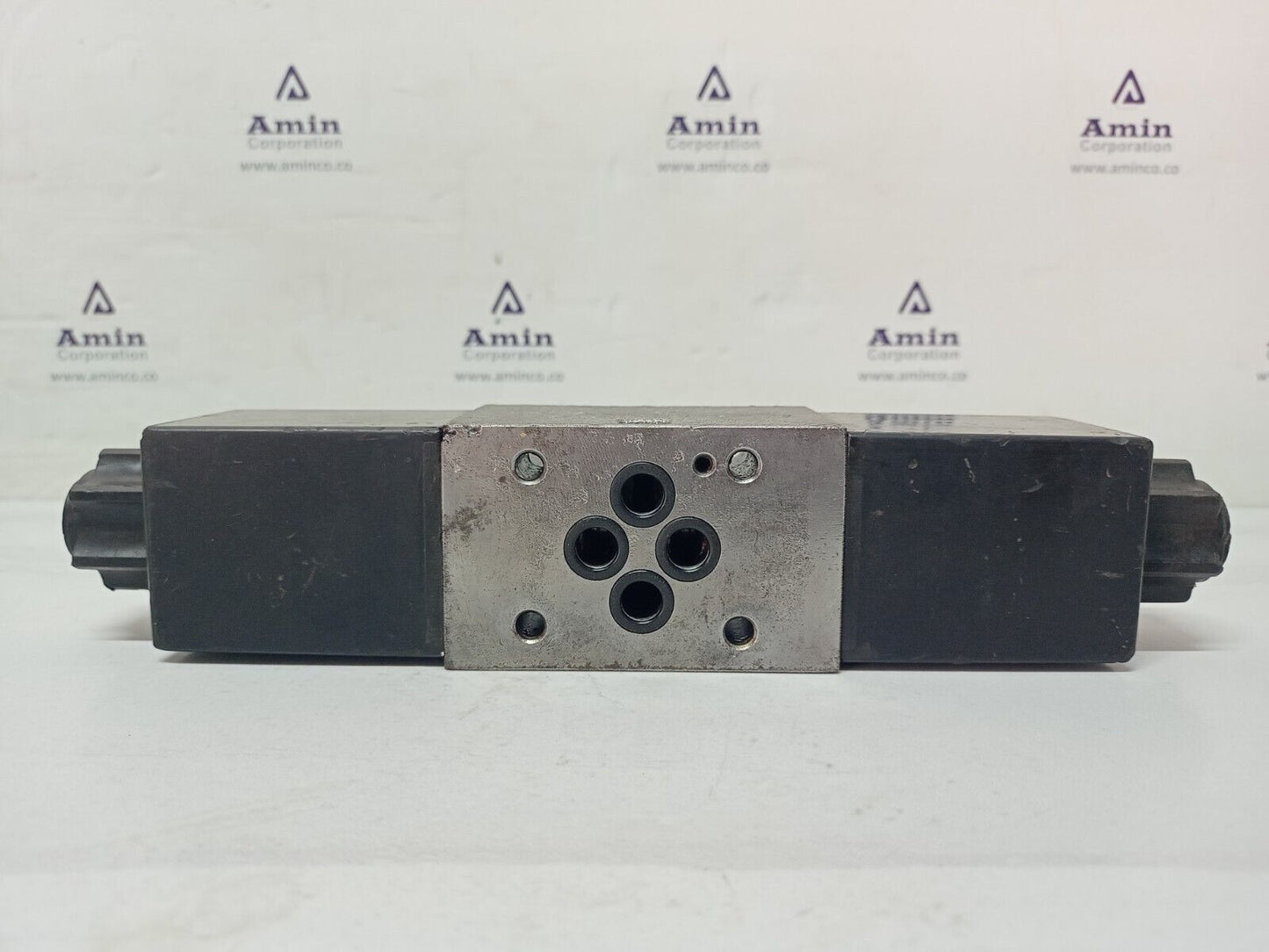 Parker D1VW-4-C-N-J-W-70X-5448 Directional control valve #2