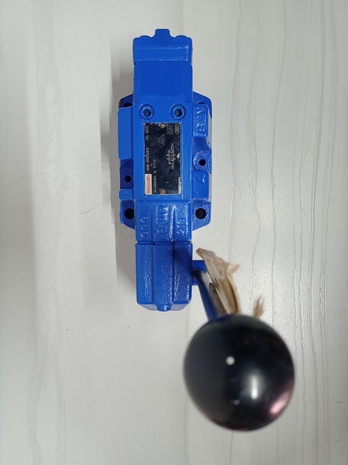 Rexroth H-4WMM 16 T71/F Directional control valve R900760010 - NEW