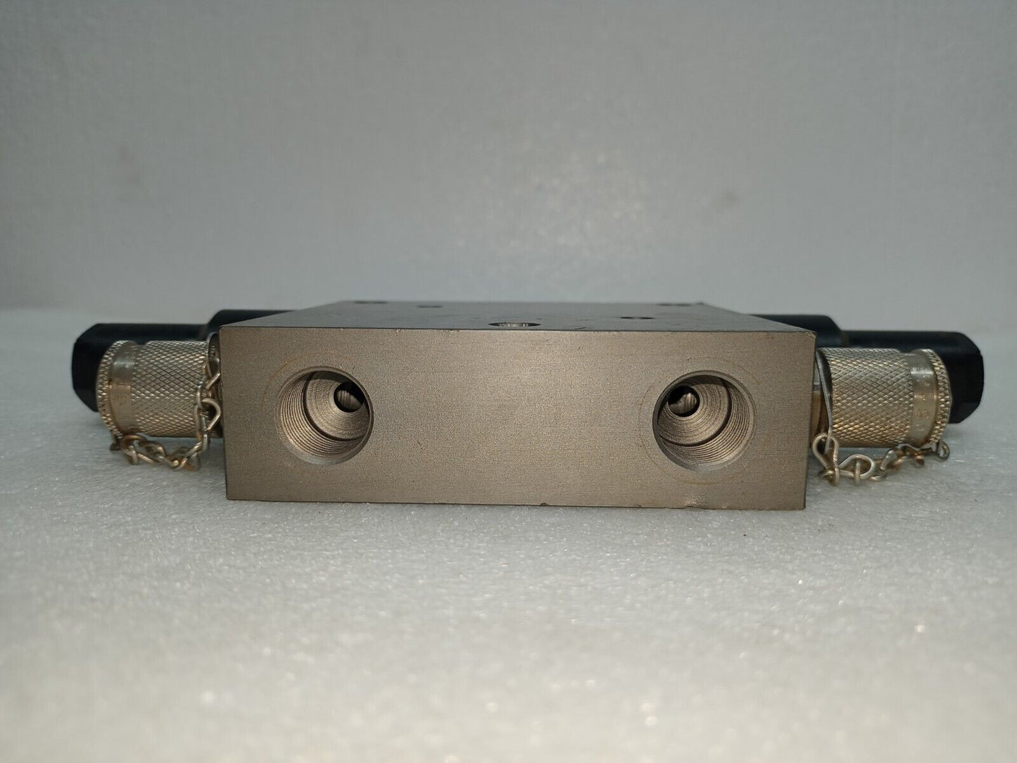 MacGREGOR MCG-LCH/EB-ST-1-2 valve manifold 3571QX1001 valve - NEW